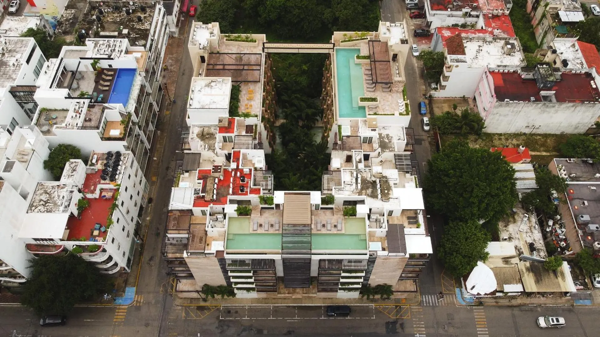 Modern 2-Bedroom, 2-Bath Apartment In The Heart Of Playa Del Carmen- Arenis Condos
