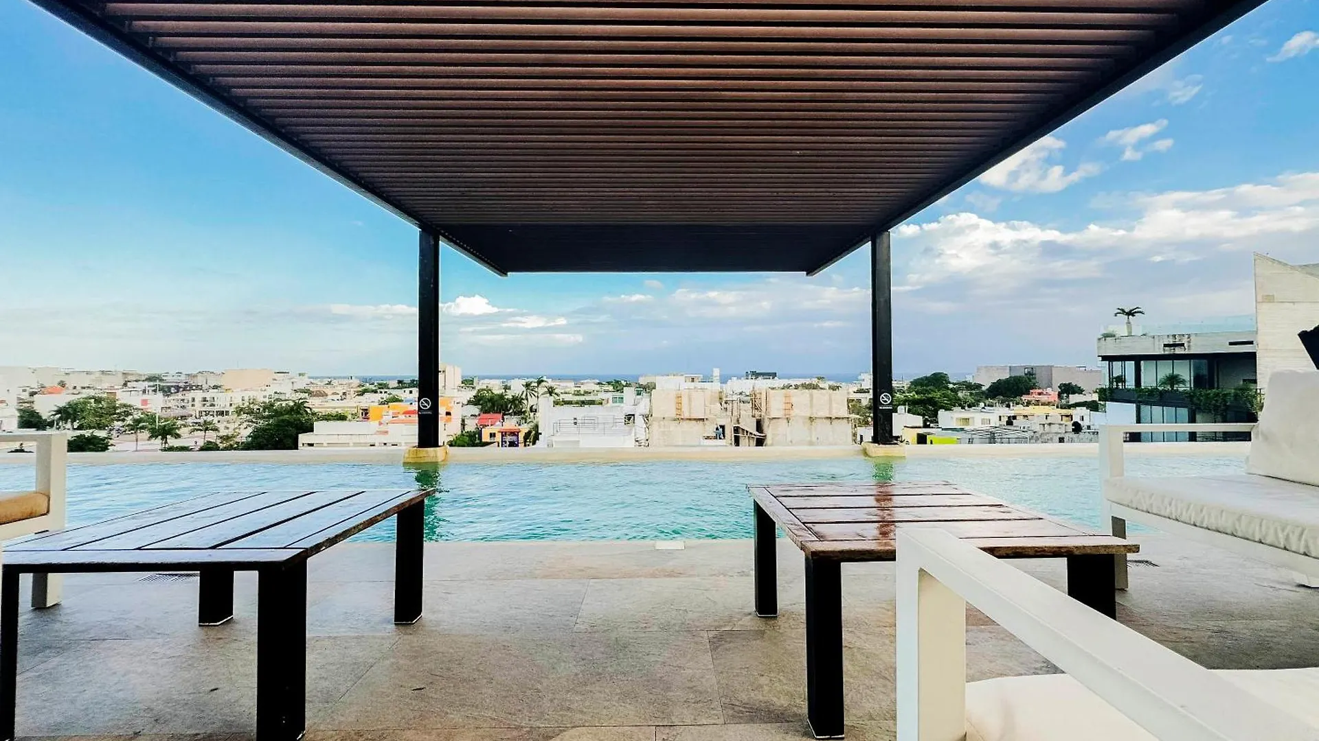 Modern 2-Bedroom, 2-Bath Apartment In The Heart Of Playa Del Carmen- Arenis Condos Mexico
