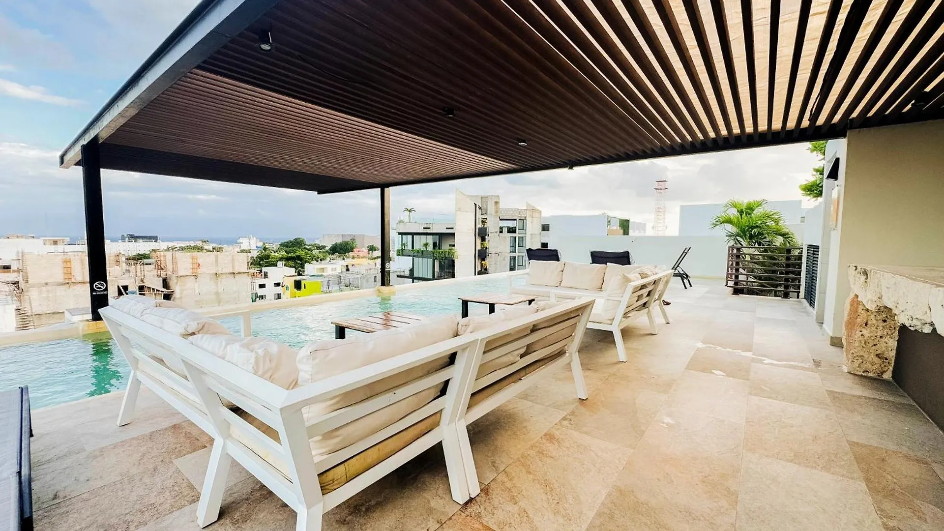Modern 2-Bedroom, 2-Bath Apartment In The Heart Of Playa Del Carmen- Arenis Condos