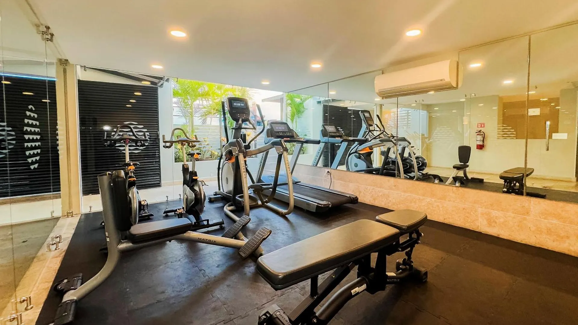 Modern 2-Bedroom, 2-Bath Apartment In The Heart Of Playa Del Carmen- Arenis Condos