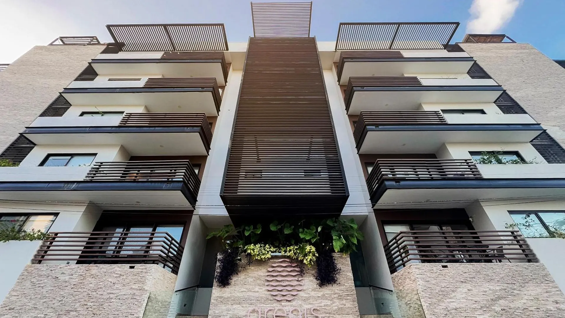Modern 2-Bedroom, 2-Bath Apartment In The Heart Of Playa Del Carmen- Arenis Condos