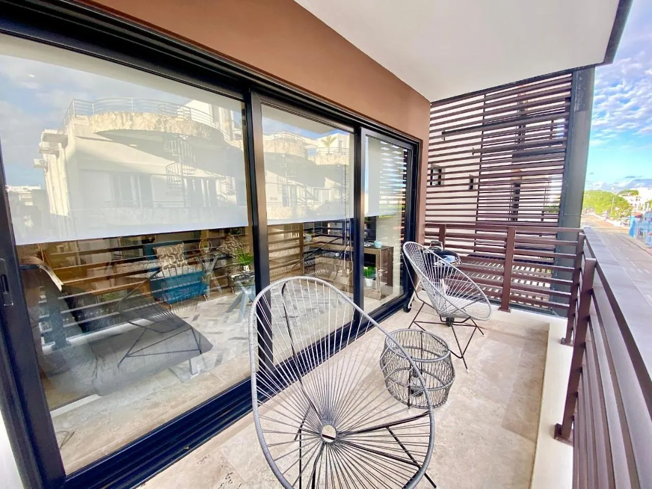 Modern 2-Bedroom, 2-Bath Apartment In The Heart Of Playa Del Carmen- Arenis Condos Mexico