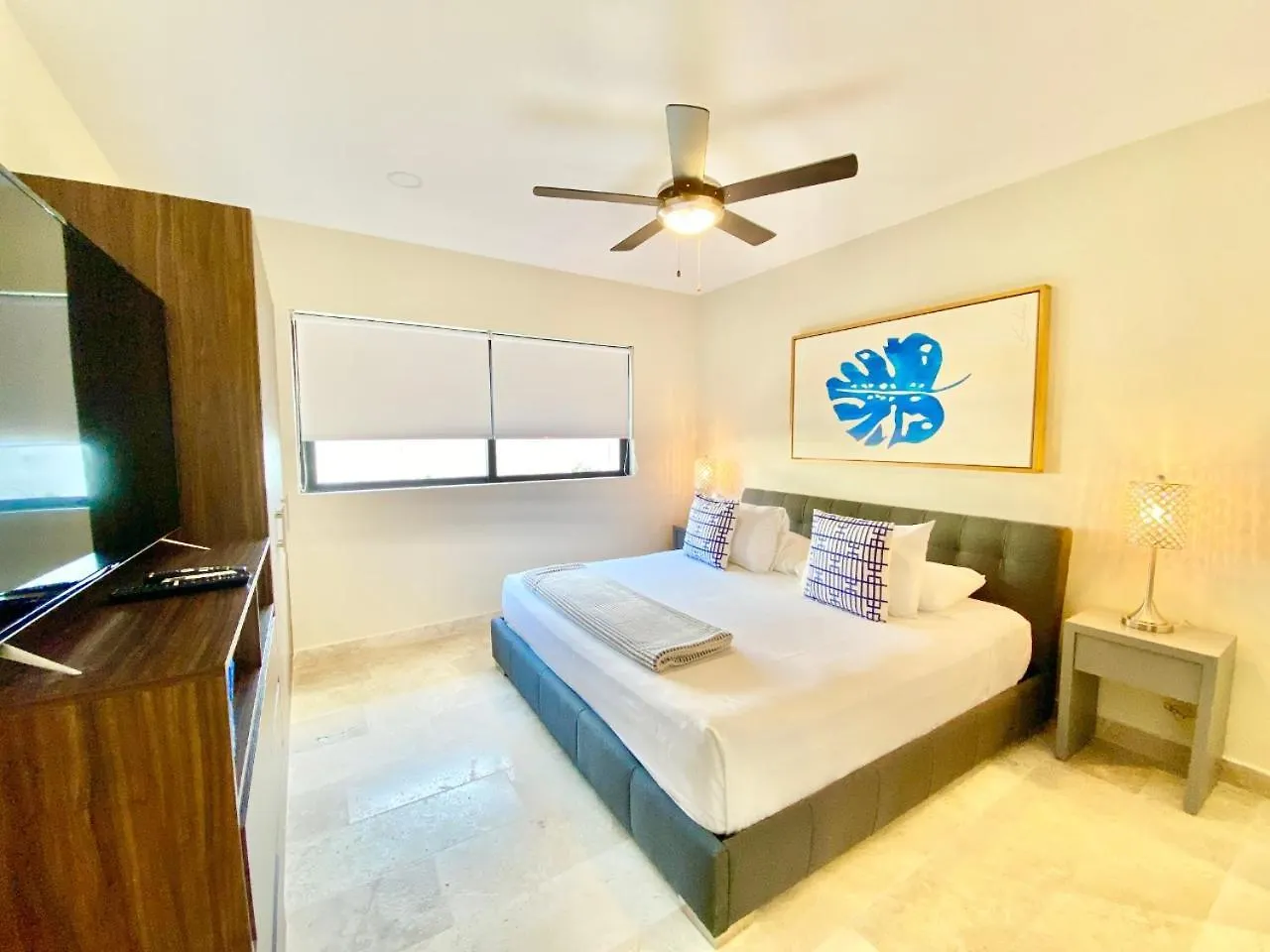 Modern 2-Bedroom, 2-Bath Apartment In The Heart Of Playa Del Carmen- Arenis Condos