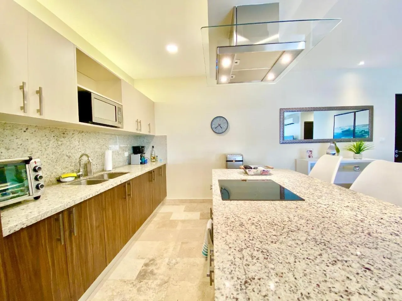 Modern 2-Bedroom, 2-Bath Apartment In The Heart Of Playa Del Carmen- Arenis Condos 0*,  Mexico
