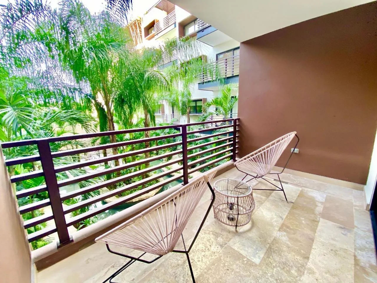 Modern 2-Bedroom, 2-Bath Apartment In The Heart Of Playa Del Carmen- Arenis Condos