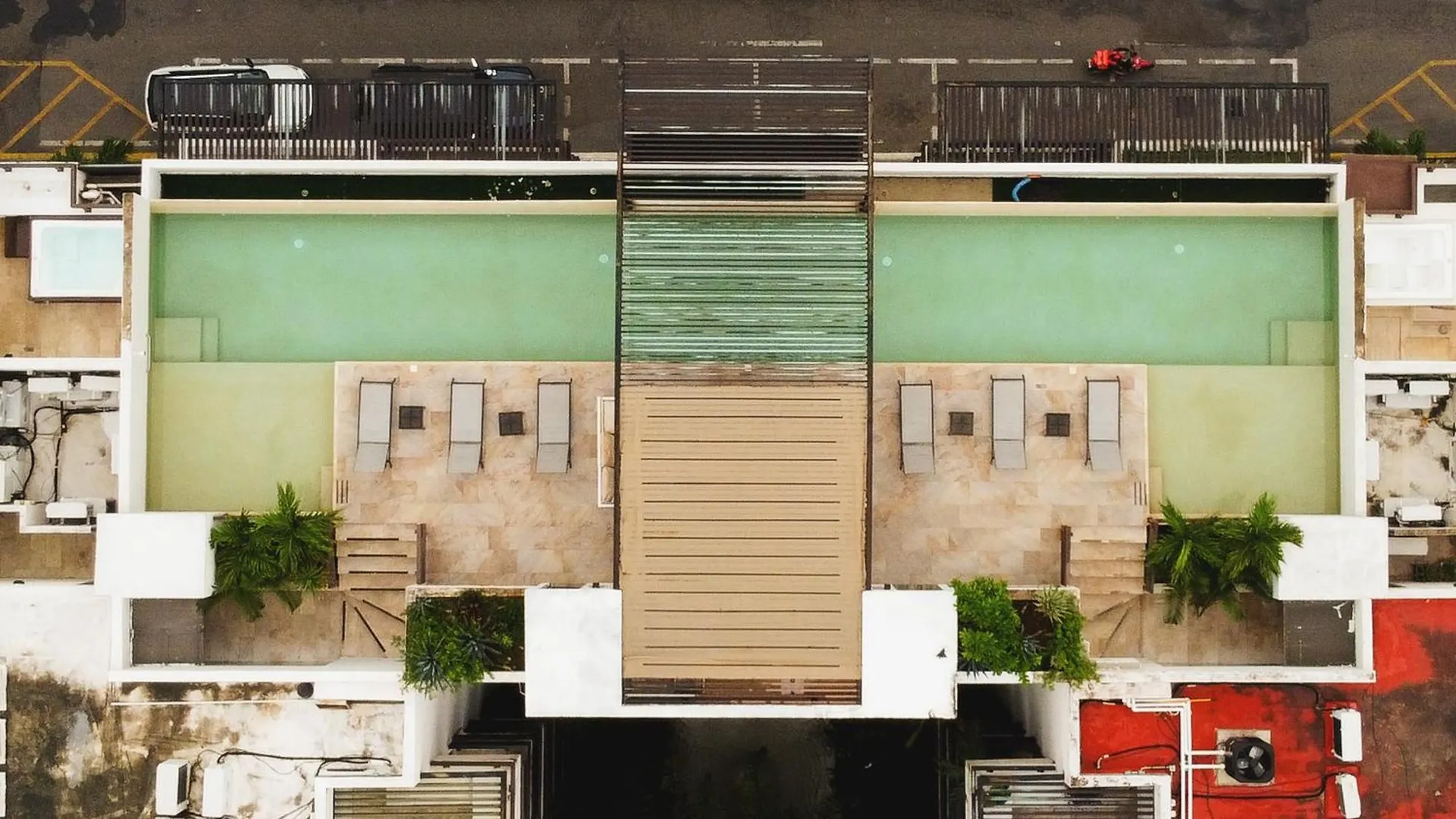Modern 2-Bedroom, 2-Bath Apartment In The Heart Of Playa Del Carmen- Arenis Condos Mexico
